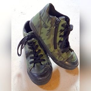 Boys Hightop Camo Sneakers